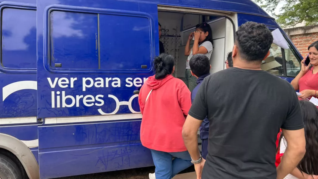 25462-ver-para-ser-libres-ya-alcanzo-seis-municipios-de-salta-y-supero-los-400-anteojos-en-sus-primeros-tres-dias